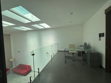 VENTA CASA EN MILENIO III, CON RECAMARA EN PLANTA BAJA, EN COTO CON CASA CLUB