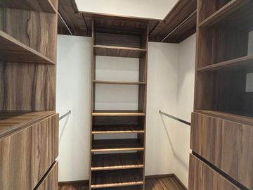 VENTA CASA EN MILENIO III, CON RECAMARA EN PLANTA BAJA, EN COTO CON CASA CLUB