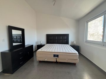 VENTA CASA EN MILENIO III, CON RECAMARA EN PLANTA BAJA, EN COTO CON CASA CLUB