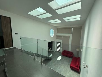 VENTA CASA EN MILENIO III, CON RECAMARA EN PLANTA BAJA, EN COTO CON CASA CLUB