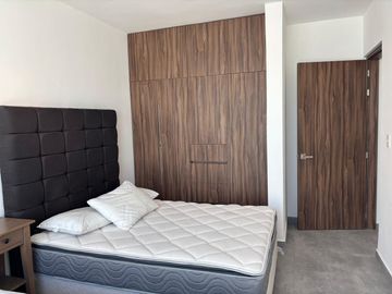 VENTA CASA EN MILENIO III, CON RECAMARA EN PLANTA BAJA, EN COTO CON CASA CLUB