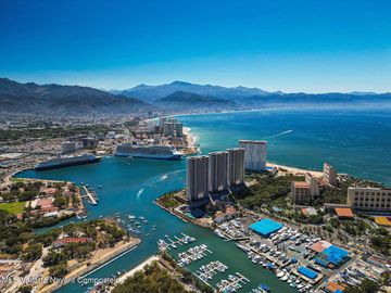 Departamento en Preventa de 4 Recámaras en Marina Towers, Puerto Vallarta 🌊 – Frente al Mar con Entrega en Marzo 2026 🗓️