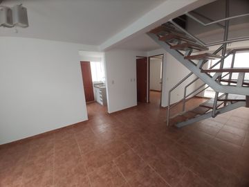 VENDO CASA A PRECIO DE DEPARTAMENTO EN URB.GALILEA, CASTILLA