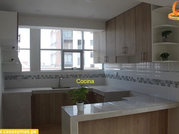 VENDO TRIPLEX EN URB. MONTECARMELO - HUANCAYO