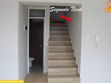 VENDO TRIPLEX EN URB. MONTECARMELO - HUANCAYO