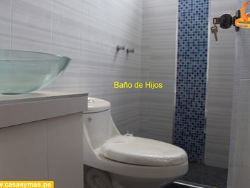 VENDO TRIPLEX EN URB. MONTECARMELO - HUANCAYO
