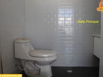 VENDO TRIPLEX EN URB. MONTECARMELO - HUANCAYO