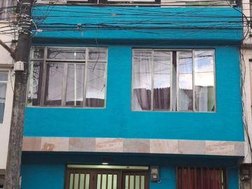 Venta Casa Unifamiliar de tres niveles Sector Las Mercedes Cuba-Pereira