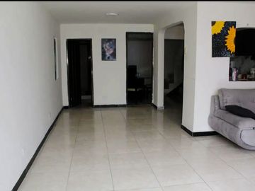 Venta Casa Unifamiliar de tres niveles Sector Las Mercedes Cuba-Pereira