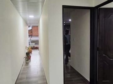 Venta Casa Unifamiliar de tres niveles Sector Las Mercedes Cuba-Pereira