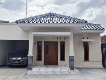 Rumah Dijual di Kota Magelang Dekat Alun-Alun Magelang, Taman Kyai Langgeng, AKMIL Magelang