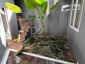 Dijual Rumah Cantik Rapi Bangunan Kokoh Lokasi strategis di Kawasan Bintaro Tangerang