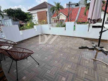 Dijual Rumah Cantik Rapi Bangunan Kokoh Lokasi strategis di Kawasan Bintaro Tangerang