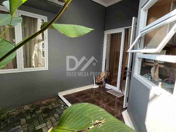 Dijual Rumah Cantik Rapi Bangunan Kokoh Lokasi strategis di Kawasan Bintaro Tangerang