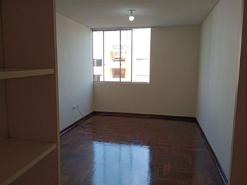 HERMOSO REMODELADO DEPARTAMENTO EN CHORRILLOS