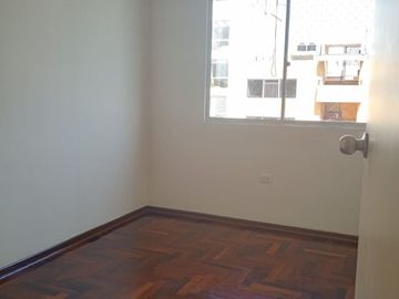 HERMOSO REMODELADO DEPARTAMENTO EN CHORRILLOS