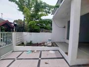 Jual Rumah Siap Huni  Perum Tropodo Waru  Sidoarjo    Ada 2 Unit    Luas 80m2 ( 5x16 )  LB Tipe 55  KT 2 KM 1  Hadap Timur  PLN 1300  Air PDAM  Row jln 6m  SHM IMB    Harga 617 Juta  *Turun Harga 597 Juta*  Cash / KPR     Minat :  081232176744