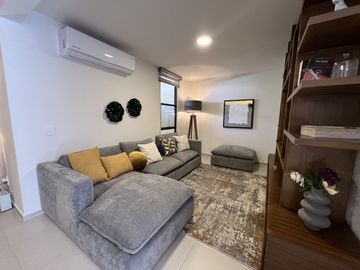 Departamento de 2 recámaras + Flex Space (opción a 3er recámara)- Habitación principal con baño completo con opción a vestidor.  - Flex Space con opci