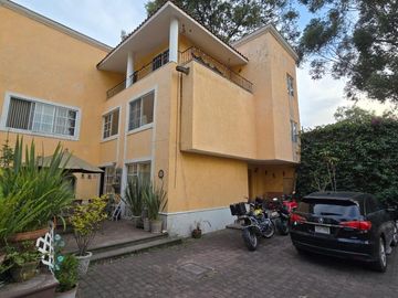 CASA EN SAN JERONIMO LIDICE EN PRIVADA