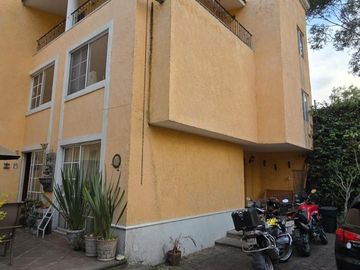 CASA EN SAN JERONIMO LIDICE EN PRIVADA
