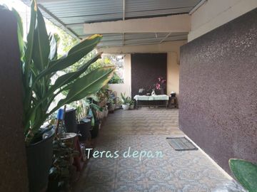 Rumah JL Pucang Asri Surabaya Row 2 mobil