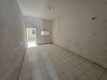 CASA HABITACIÓN EN VENTA en: Av. Artesanos No. 3672 Col. San Miguel de Huentitan, Guadalajara, Jal.