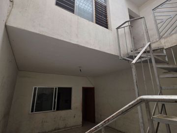 CASA HABITACIÓN EN VENTA en: Av. Artesanos No. 3672 Col. San Miguel de Huentitan, Guadalajara, Jal.
