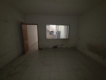 CASA HABITACIÓN EN VENTA en: Av. Artesanos No. 3672 Col. San Miguel de Huentitan, Guadalajara, Jal.