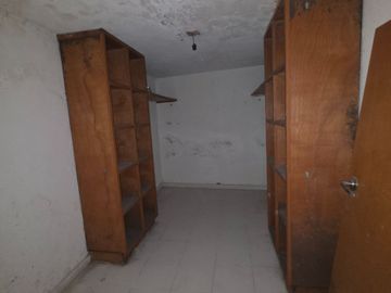 CASA HABITACIÓN EN VENTA en: Av. Artesanos No. 3672 Col. San Miguel de Huentitan, Guadalajara, Jal.