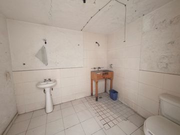 CASA HABITACIÓN EN VENTA en: Av. Artesanos No. 3672 Col. San Miguel de Huentitan, Guadalajara, Jal.