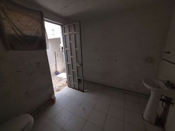 CASA HABITACIÓN EN VENTA en: Av. Artesanos No. 3672 Col. San Miguel de Huentitan, Guadalajara, Jal.