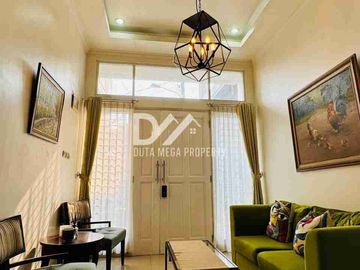 Dijual Cepat Rumah Cantik Kt.4 Strategis dekat kemana-mana di Graha Raya Tangerang