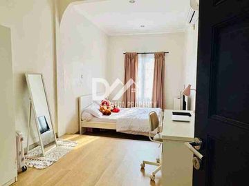 Dijual Cepat Rumah Cantik Kt.4 Strategis dekat kemana-mana di Graha Raya Tangerang