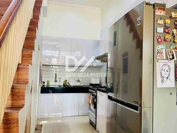 Dijual Cepat Rumah Cantik Kt.4 Strategis dekat kemana-mana di Graha Raya Tangerang