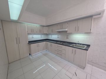 CASA HABITACIÓN EN VENTA EN: Genaro Vega Salazar No. 2518 Col. Heliodoro Hernández Loza, Guadalajara, Jal.