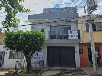 CASA HABITACIÓN EN VENTA EN: Genaro Vega Salazar No. 2518 Col. Heliodoro Hernández Loza, Guadalajara, Jal.