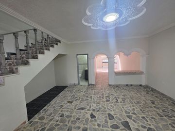 CASA HABITACIÓN EN VENTA EN: Genaro Vega Salazar No. 2518 Col. Heliodoro Hernández Loza, Guadalajara, Jal.