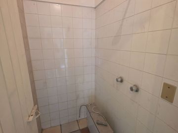 CASA HABITACIÓN EN VENTA EN: Genaro Vega Salazar No. 2518 Col. Heliodoro Hernández Loza, Guadalajara, Jal.