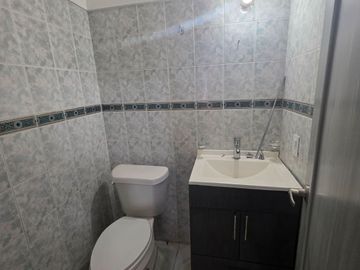 CASA HABITACIÓN EN VENTA EN: Genaro Vega Salazar No. 2518 Col. Heliodoro Hernández Loza, Guadalajara, Jal.