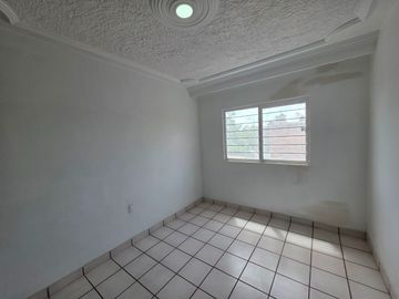 CASA HABITACIÓN EN VENTA EN: Genaro Vega Salazar No. 2518 Col. Heliodoro Hernández Loza, Guadalajara, Jal.