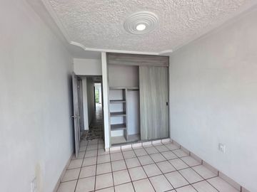 CASA HABITACIÓN EN VENTA EN: Genaro Vega Salazar No. 2518 Col. Heliodoro Hernández Loza, Guadalajara, Jal.