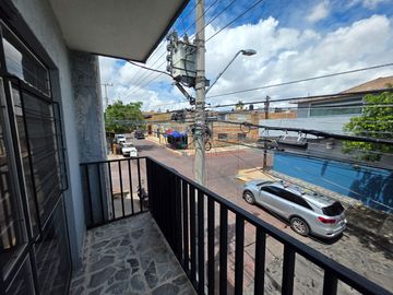 CASA HABITACIÓN EN VENTA EN: Genaro Vega Salazar No. 2518 Col. Heliodoro Hernández Loza, Guadalajara, Jal.