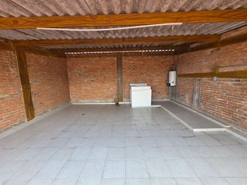 CASA HABITACIÓN EN VENTA EN: Genaro Vega Salazar No. 2518 Col. Heliodoro Hernández Loza, Guadalajara, Jal.