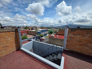 CASA HABITACIÓN EN VENTA EN: Genaro Vega Salazar No. 2518 Col. Heliodoro Hernández Loza, Guadalajara, Jal.