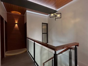 Modern Contemporary Home with Hydro Jacuzzi Spa Near SM Yulo and Nuvali
