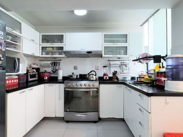 VENDO DEPARTAMENTO EN LA MOLINA (CERCA DE CENCO LA MOLINA)