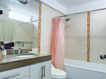 VENDO DEPARTAMENTO EN LA MOLINA (CERCA DE CENCO LA MOLINA)