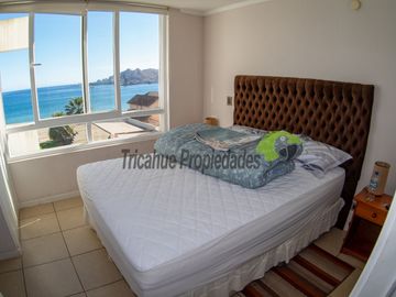 Hermoso departamento amoblado, primera línea playa La Herradura, 3D y 2B. Coquimbo. 5.060 UF
