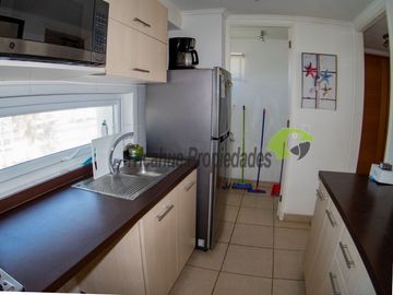 Hermoso departamento amoblado, primera línea playa La Herradura, 3D y 2B. Coquimbo. 5.060 UF