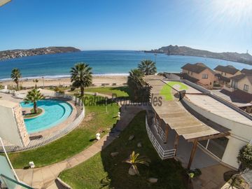 Hermoso departamento amoblado, primera línea playa La Herradura, 3D y 2B. Coquimbo. 5.060 UF